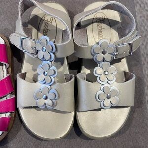 FootMates Cream Floral Kids Sandals